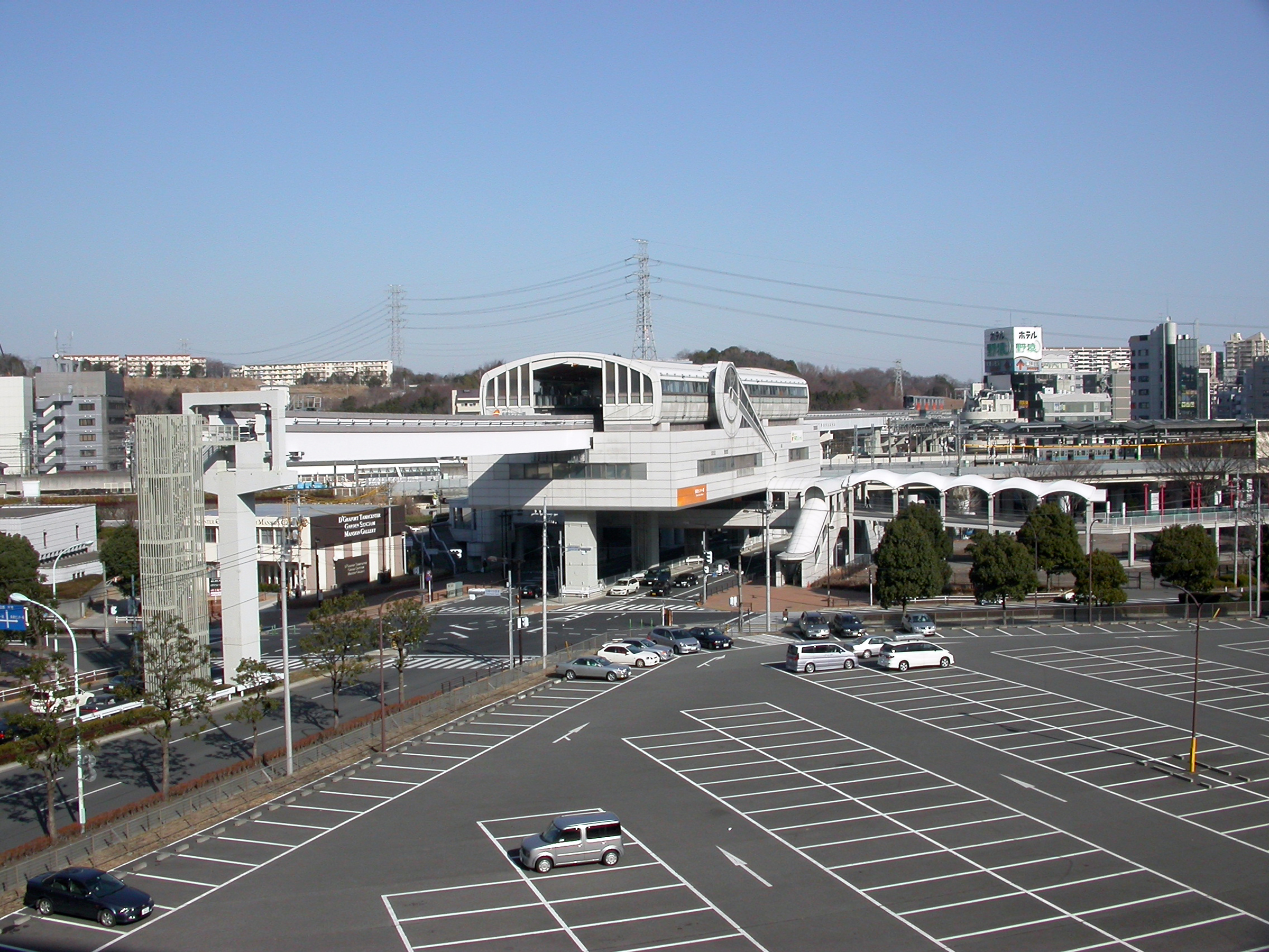 �����Z���^�[�w